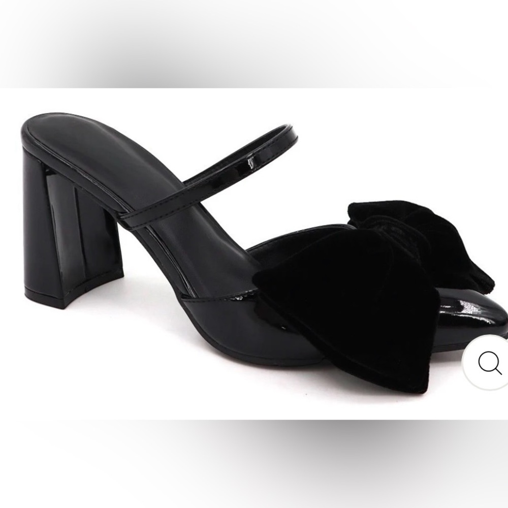 BAMBOO Black Bow Heel Size 9